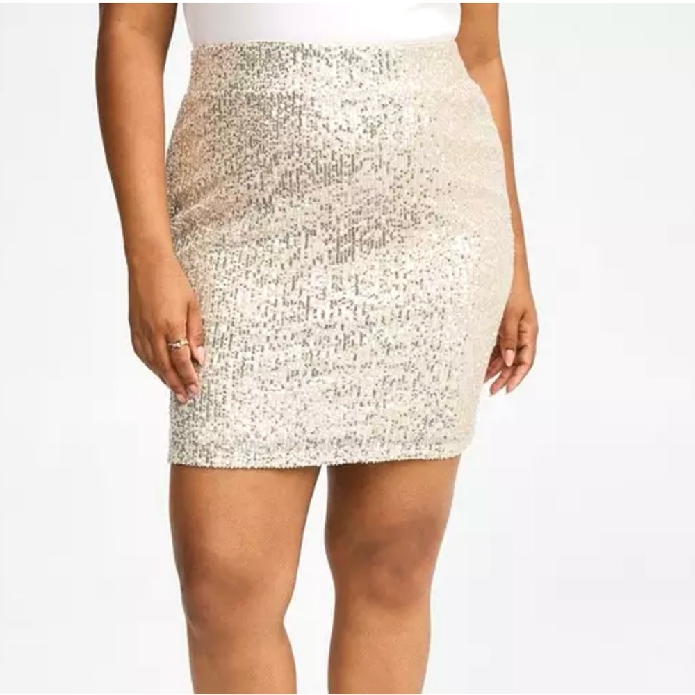 🌺TORRID Sparkly Mini Skirt🌺